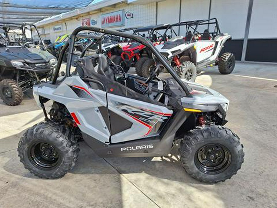 2024 Polaris RZR 200 EFI