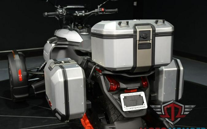 2025 Can-Am Canyon? XT