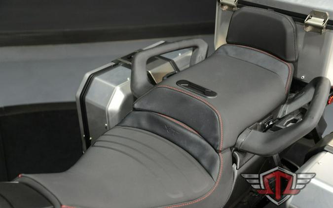 2025 Can-Am Canyon? XT