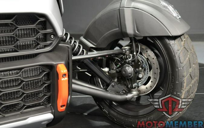 2025 Can-Am Canyon? XT