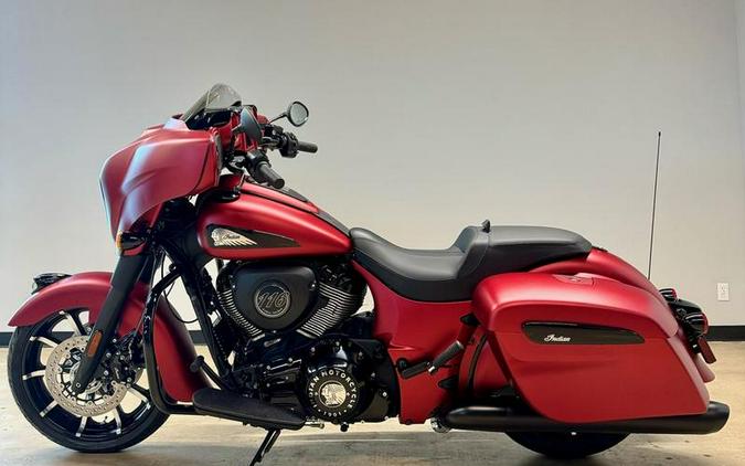 2024 Indian Motorcycle® Chieftain® Dark Horse® Sunset Red Smoke
