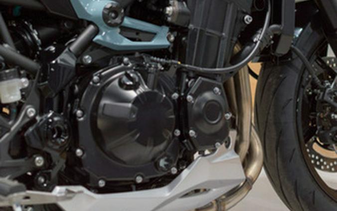 2025 Kawasaki Z900 ABS Galaxy Silver/Metallic Spark Black