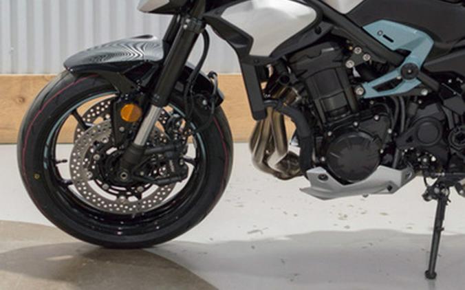 2025 Kawasaki Z900 ABS Galaxy Silver/Metallic Spark Black