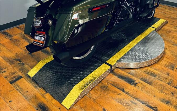 2026 Harley-Davidson® Street Glide Limited OLIV STL MTL/BLK W/ PINSTRI