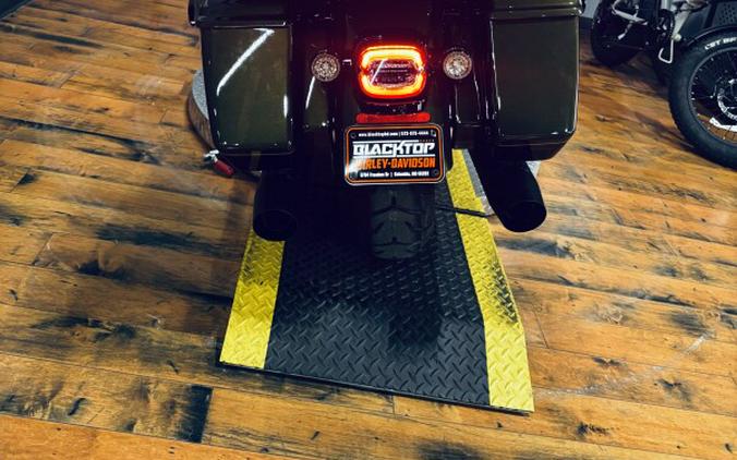 2026 Harley-Davidson® Street Glide Limited OLIV STL MTL/BLK W/ PINSTRI