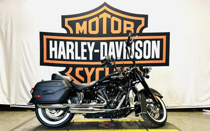 2018 Harley-Davidson® FLHC - Softail® Heritage Classic