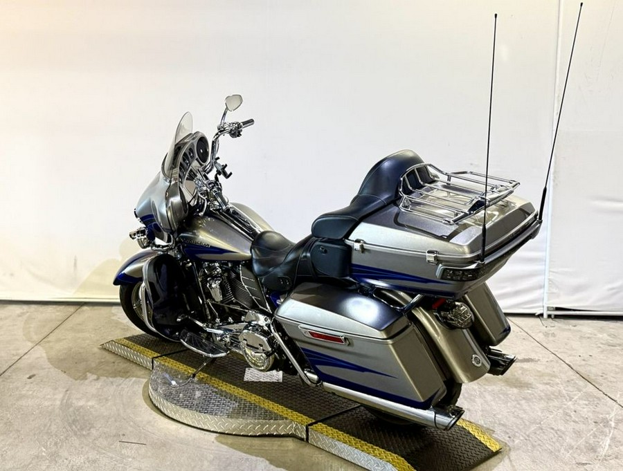 2017 Harley-Davidson® FLHTKSE - CVO™ Limited