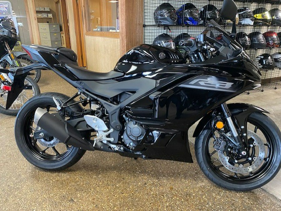 2026 YZF-R3 MIDNIGHT BLACK - Yamaha