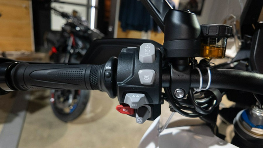 2026 Triumph Tiger 1200 Desert Edition Crystal white Desert Edition