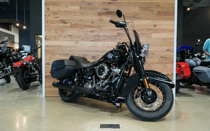 2026 Harley-Davidson Softail FLHC - Heritage Classic