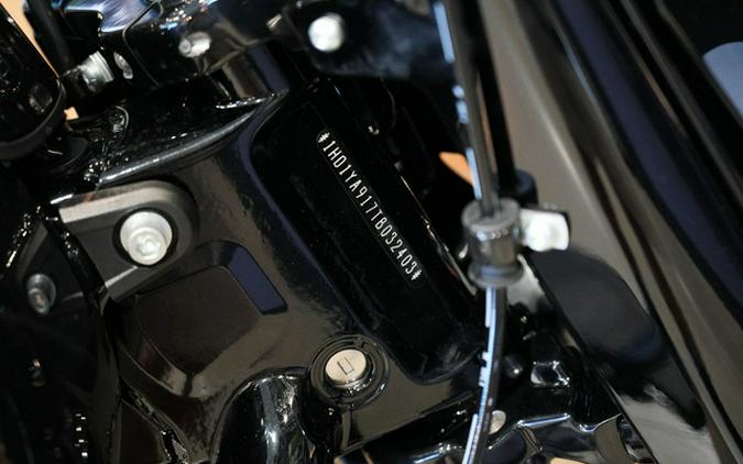 2026 Harley-Davidson Softail FLHC - Heritage Classic