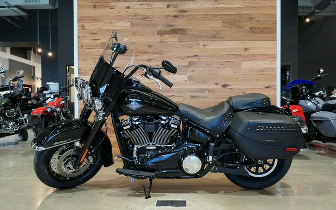 2026 Harley-Davidson Softail FLHC - Heritage Classic