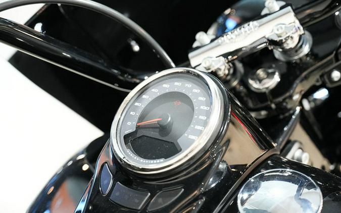 2026 Harley-Davidson Softail FLHC - Heritage Classic