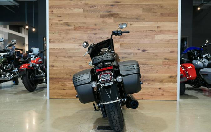 2026 Harley-Davidson Softail FLHC - Heritage Classic