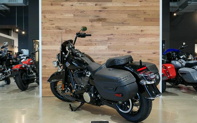 2026 Harley-Davidson Softail FLHC - Heritage Classic