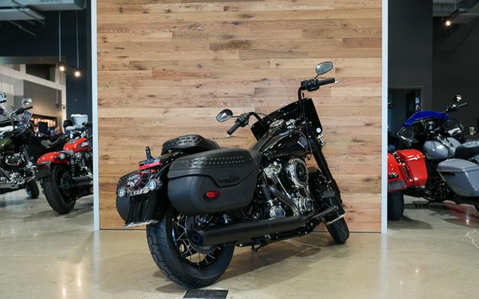 2026 Harley-Davidson Softail FLHC - Heritage Classic