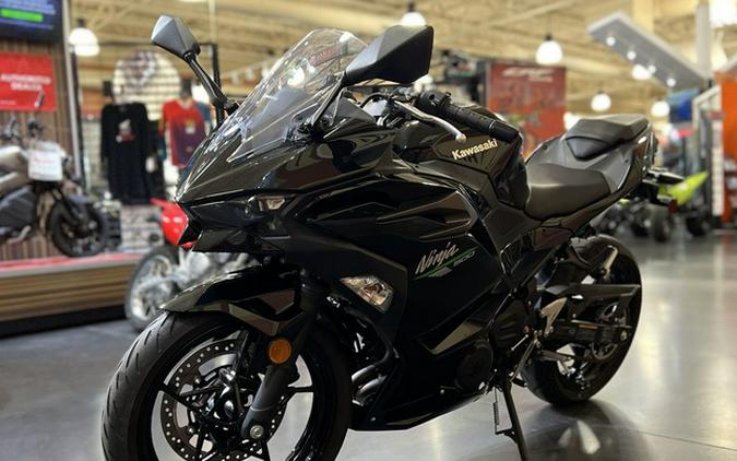 2024 Kawasaki Ninja 500 KRT Edition