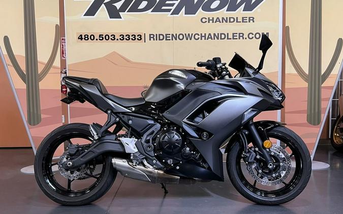 2024 Kawasaki Ninja 650 Metallic Matte Dark Gray/Metallic Spark Black Metallic Matte Graphenesteel GrayEbony