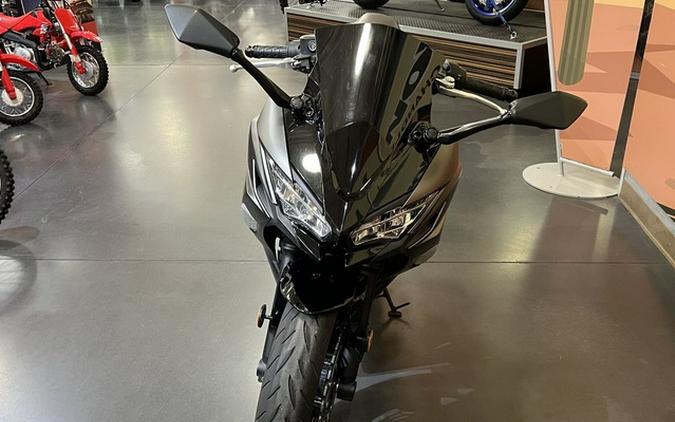 2024 Kawasaki Ninja 650 Metallic Matte Dark Gray/Metallic Spark Black Metallic Matte Graphenesteel GrayEbony