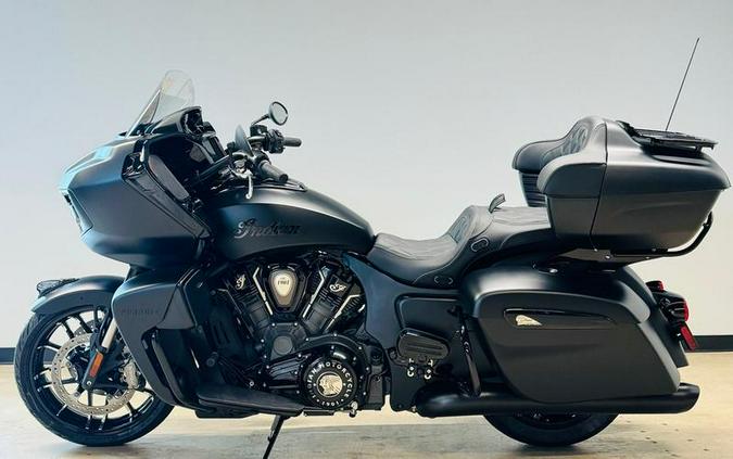 2024 Indian Motorcycle® Pursuit® Dark Horse® Black Smoke