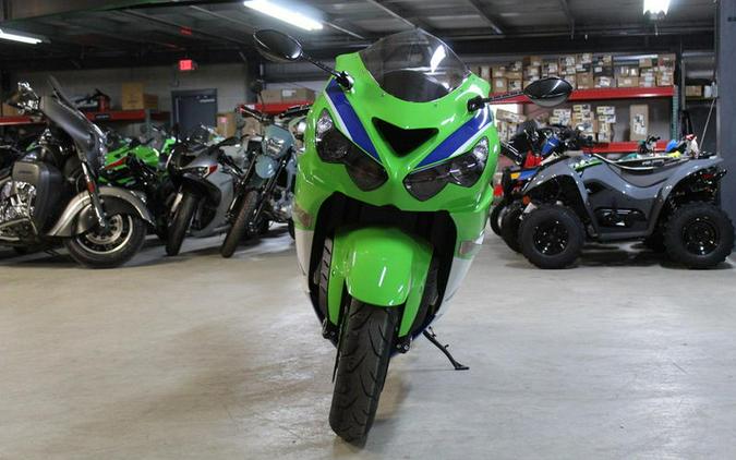 2024 Kawasaki Ninja® ZX™-14R 40th Anniversary Edition ABS