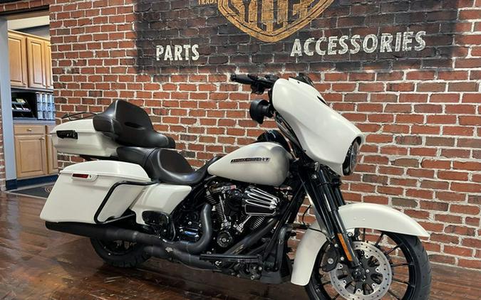 2018 Harley-Davidson FLHXS - Street Glide Special