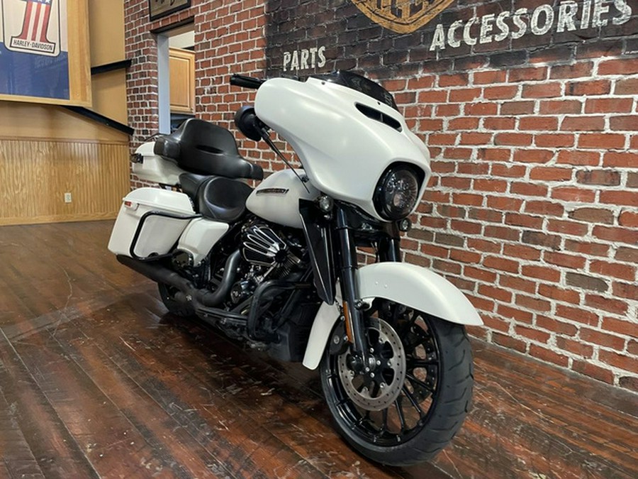 2018 Harley-Davidson FLHXS - Street Glide Special