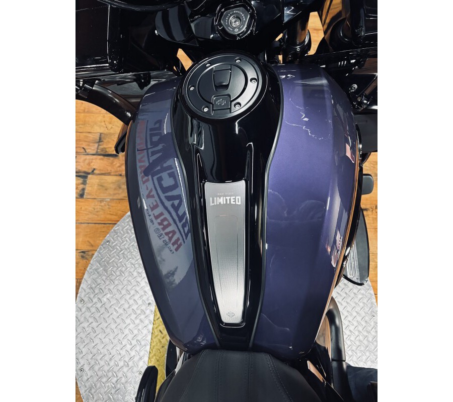 2026 Harley-Davidson® Road Glide Limited PRPLE ABYSS/BLK W/ PINSTRIP