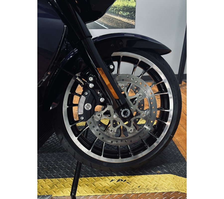 2026 Harley-Davidson® Road Glide Limited PRPLE ABYSS/BLK W/ PINSTRIP