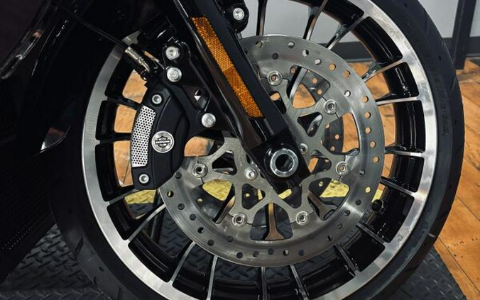 2026 Harley-Davidson® Road Glide Limited PRPLE ABYSS/BLK W/ PINSTRIP