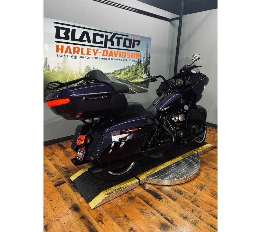 2026 Harley-Davidson® Road Glide Limited PRPLE ABYSS/BLK W/ PINSTRIP