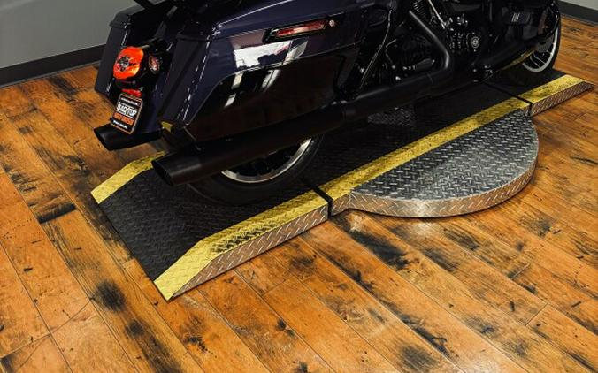 2026 Harley-Davidson® Road Glide Limited PRPLE ABYSS/BLK W/ PINSTRIP