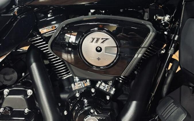 2026 Harley-Davidson® Road Glide Limited PRPLE ABYSS/BLK W/ PINSTRIP