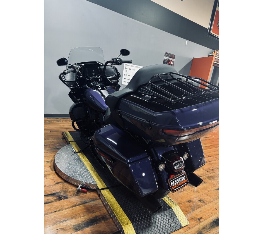 2026 Harley-Davidson® Road Glide Limited PRPLE ABYSS/BLK W/ PINSTRIP