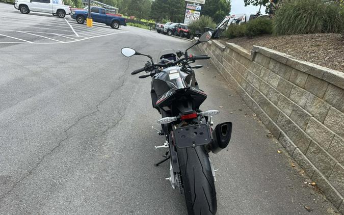 2027 Aprilia TUONO V4 1100