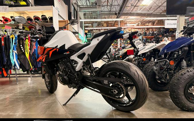 2027 KTM 990 Duke