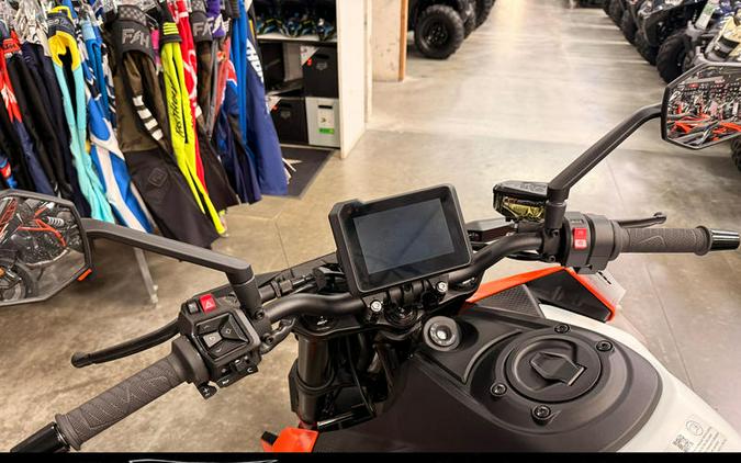2027 KTM 990 Duke