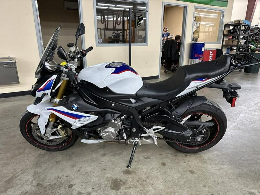 2020 BMW S 1000 R Light White / Racing Blue / Racing Red