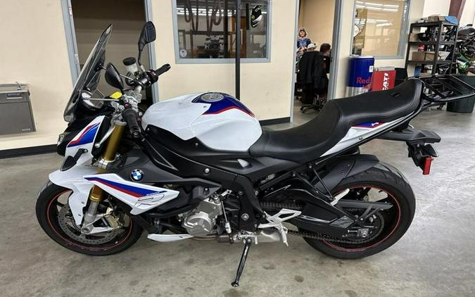 2020 BMW S 1000 R Light White / Racing Blue / Racing Red