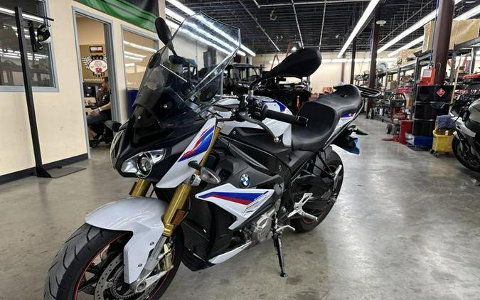 2020 BMW S 1000 R Light White / Racing Blue / Racing Red