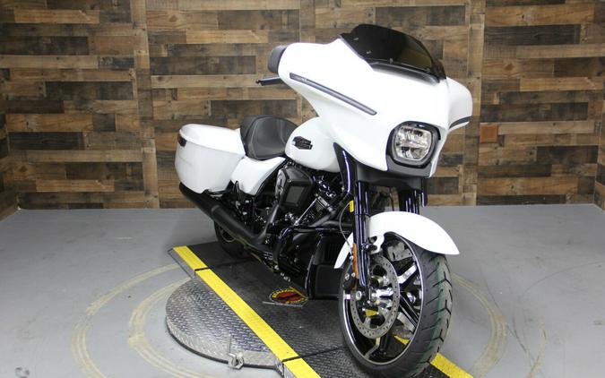 2024 Harley-Davidson Street Glide® White Onyx Pearl - Black Finish