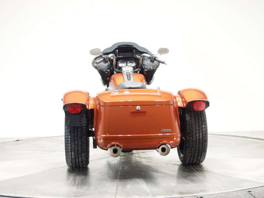 2025 Harley-Davidson FLTRT Road Glide 3 in Whiskey Fire
