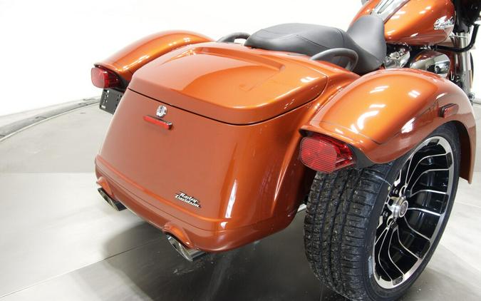 2025 Harley-Davidson FLTRT Road Glide 3 in Whiskey Fire