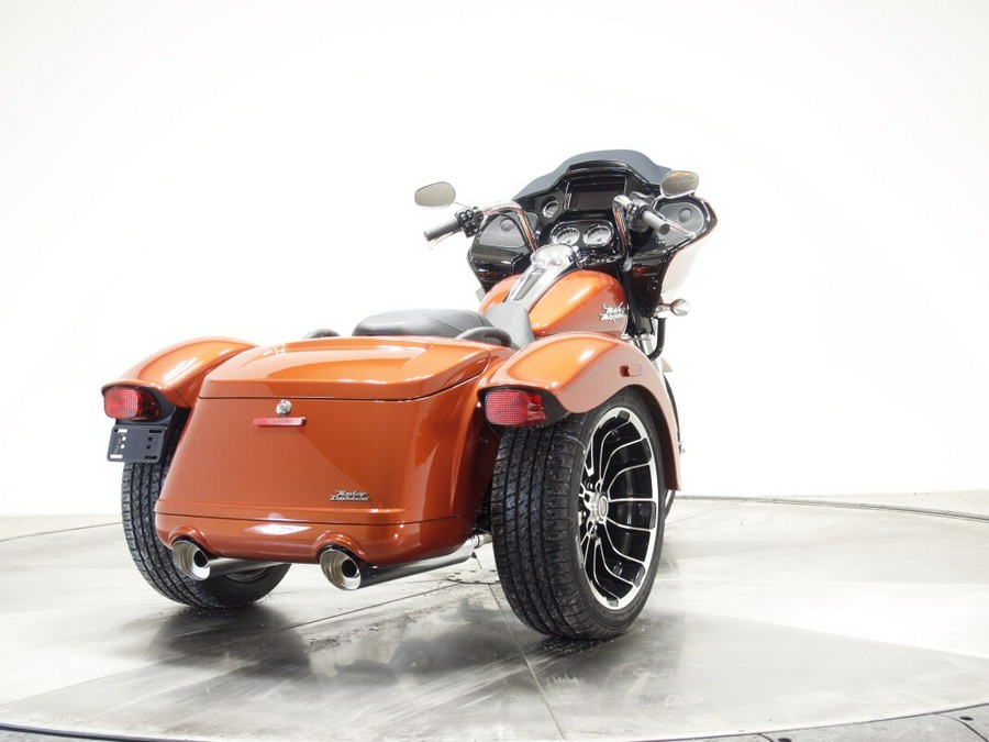 2025 Harley-Davidson FLTRT Road Glide 3 in Whiskey Fire
