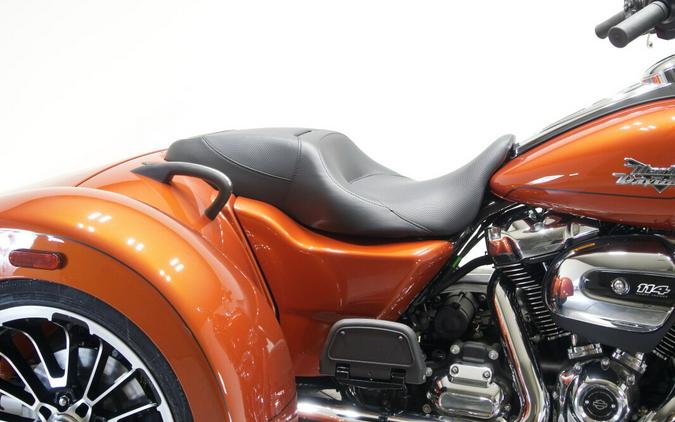 2025 Harley-Davidson FLTRT Road Glide 3 in Whiskey Fire