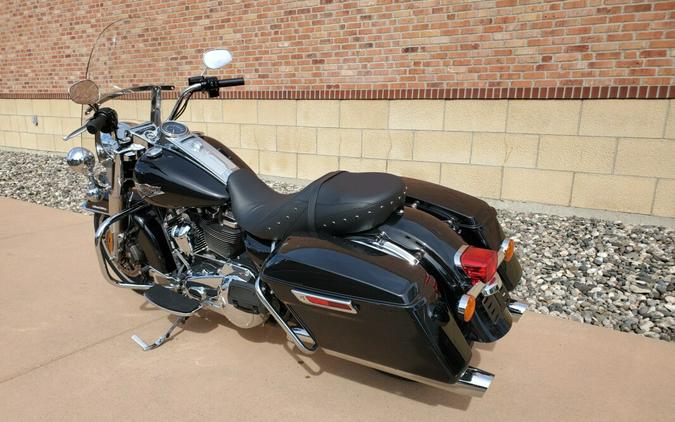 2021 Harley-Davidson Road King Vivid Black