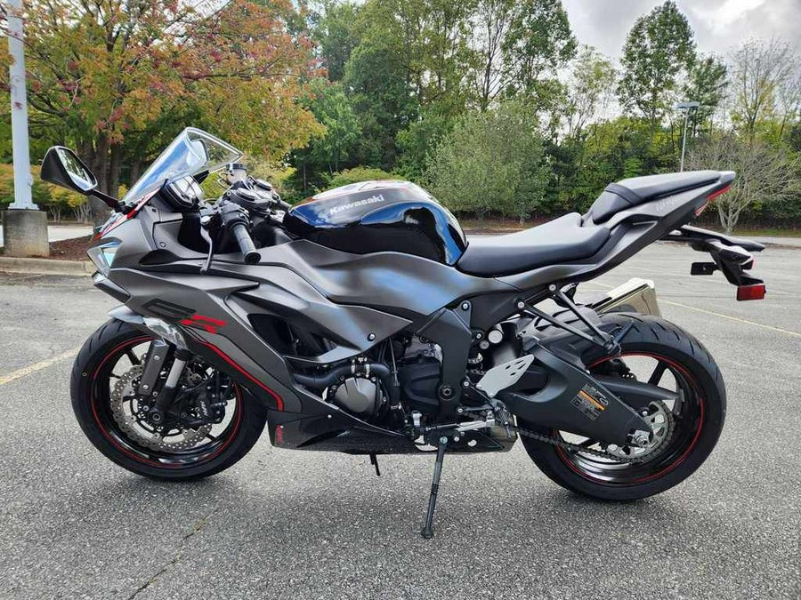 2023 Kawasaki Ninja® ZXT-6R Base