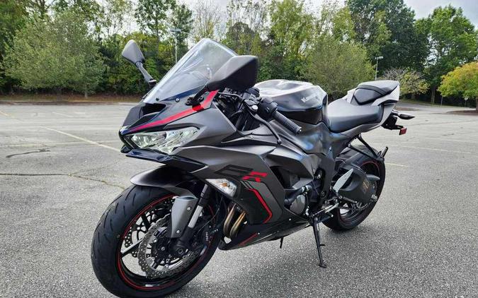 2023 Kawasaki Ninja® ZXT-6R Base