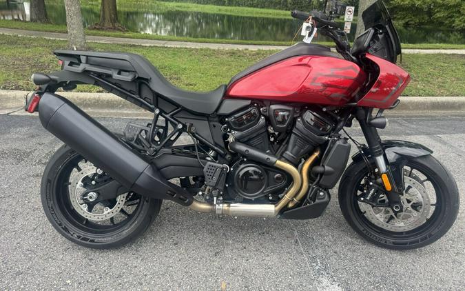2025 Harley-Davidson® Pan America® 1250 ST