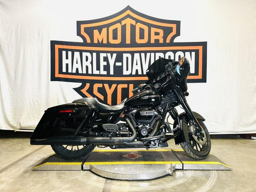 2018 Harley-Davidson® FLHXS - Street Glide® Special